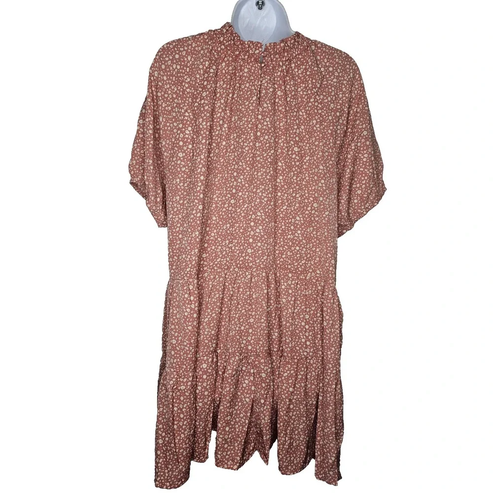 Hayden LA Tiered Babydoll‎ Dress 1XL Pink White Ditsy Floral Ruffle Boho NWT